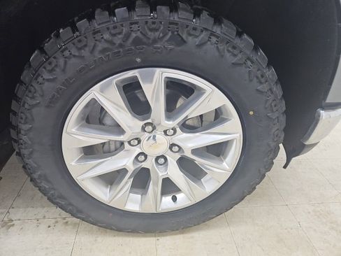 Used 2021 Chevrolet Silverado 1500 LTZ w/ LTZ Premium Package image 24