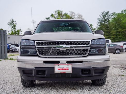 Used 2006 Chevrolet Silverado 1500 LT w/ Light Duty Power Package AWD/4WD image 9