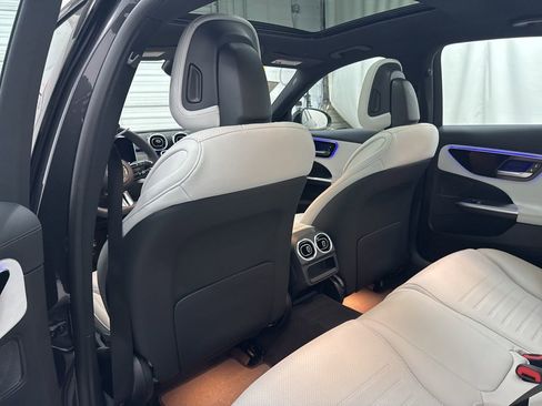 Used 2025 Mercedes-Benz C 300 Sedan image 18