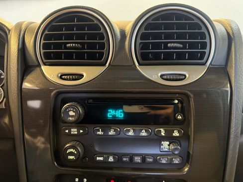 Used 2004 GMC Envoy XUV SLE w/ 1SB Preferred Equipment Group AWD/4WD image 15