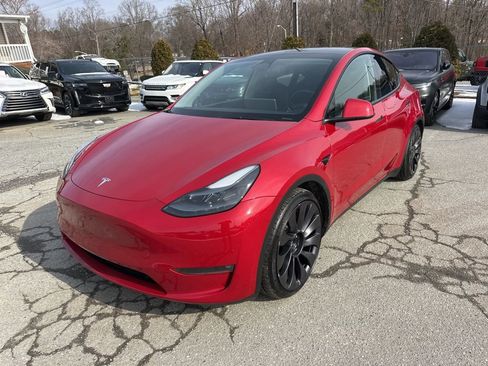 Used 2023 Tesla Model Y Long Range image 1
