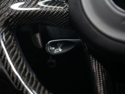 Used 2019 McLaren 720S Luxury RWD image 39