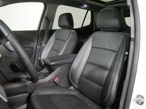 Used 2023 GMC Terrain SLT w/ Tech Package AWD/4WD image 12