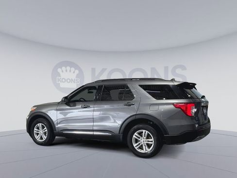 Used 2022 Ford Explorer XLT w/ Equipment Group 202A AWD/4WD image 8