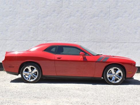 Used 2011 Dodge Challenger R/T RWD image 9
