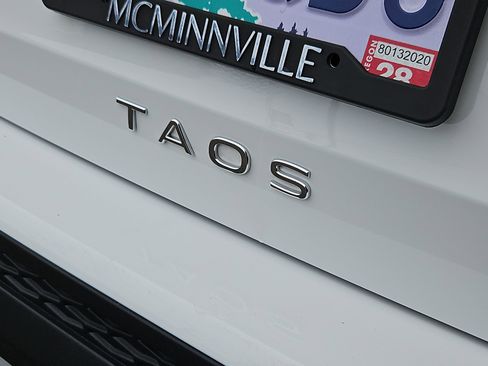 Used 2024 Volkswagen Taos SE image 27