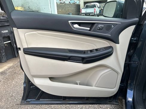 Used 2023 Ford Edge Titanium AWD/4WD image 9