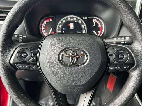 Used 2025 Toyota RAV4 LE image 25