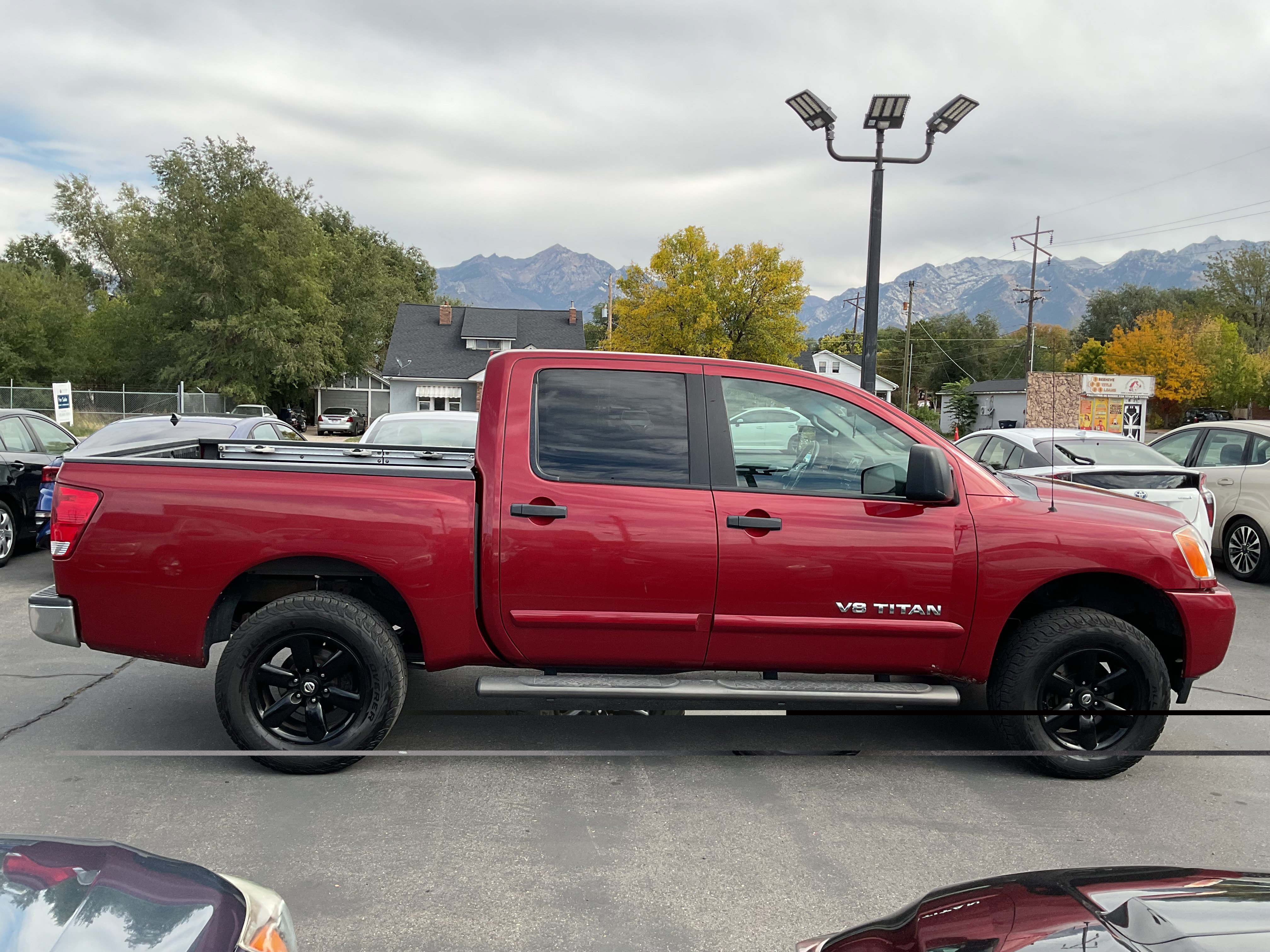 Used 2013 Nissan Titan SV w/ SV Premium Utility Pkg AWD/4WD image 5