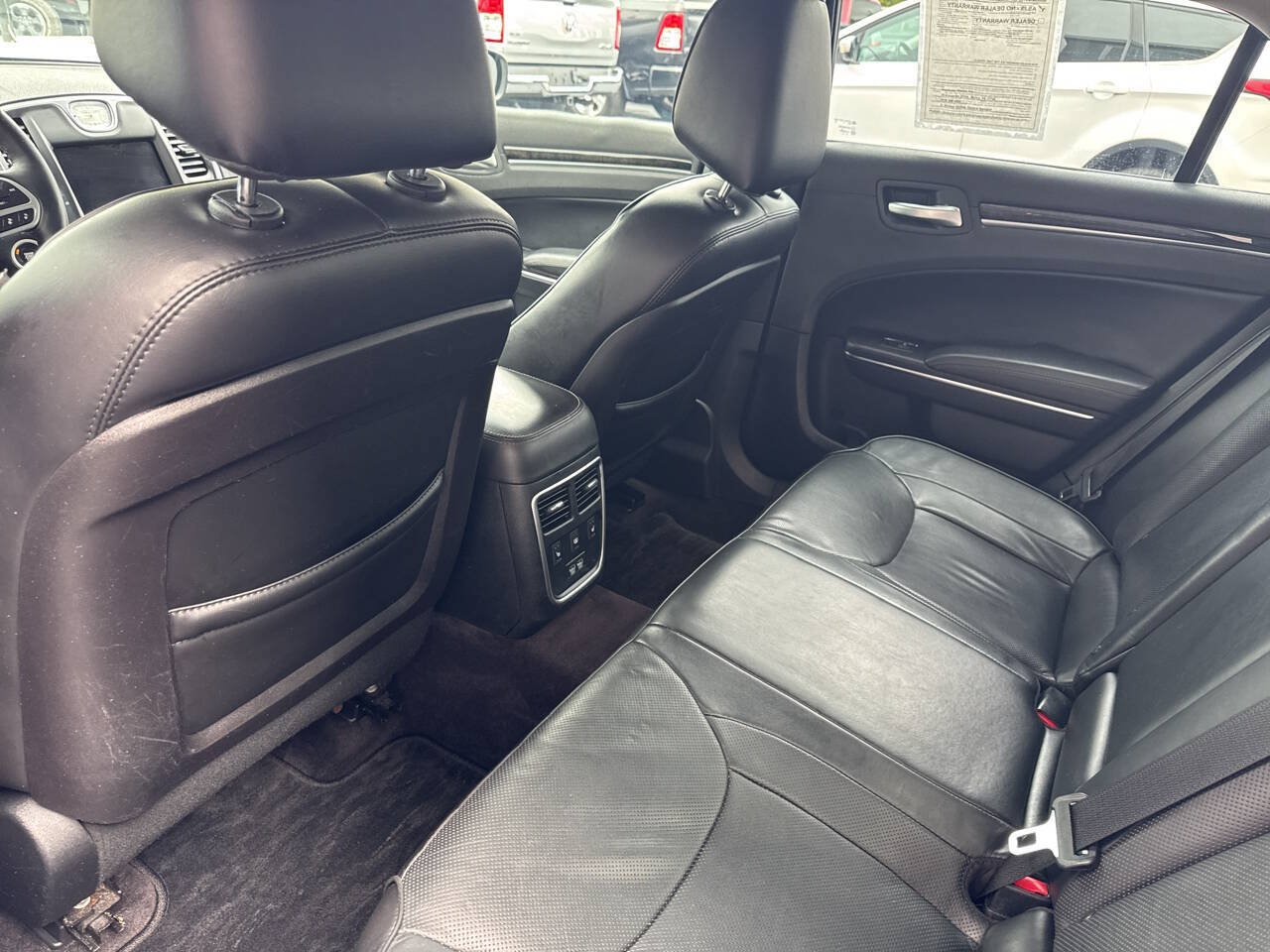 Used 2017 Chrysler 300 C w/ Safetytec Plus Group AWD/4WD image 17