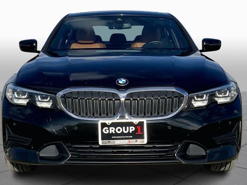 Used 2019 BMW 330i Sedan w/ Driving Assistance Package image 3