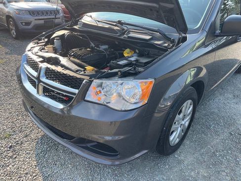 Used 2019 Dodge Grand Caravan SE FWD image 24