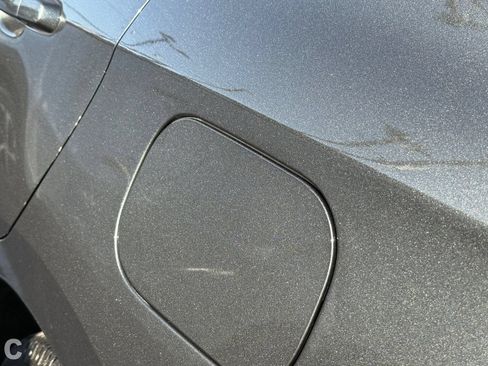Used 2020 Chevrolet Equinox LS FWD image 11