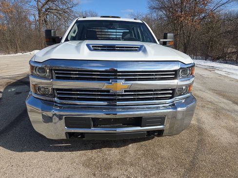 Used 2017 Chevrolet Silverado 3500 W/T w/ WT Convenience Package image 9