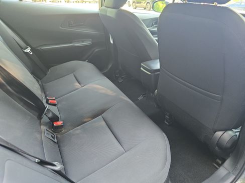 Used 2024 Toyota Prius LE FWD image 11