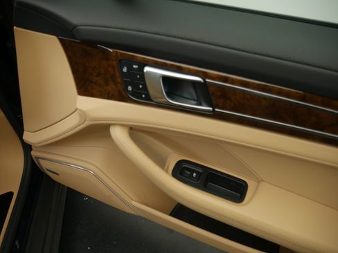 Certified 2023 Porsche Panamera 4 Platinum Edition AWD/4WD image 24