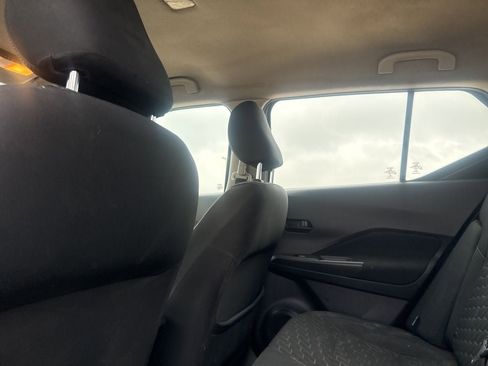 Certified 2021 Nissan Kicks S FWD image 33