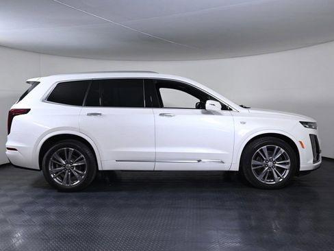 Used 2024 Cadillac XT6 Premium Luxury image 6