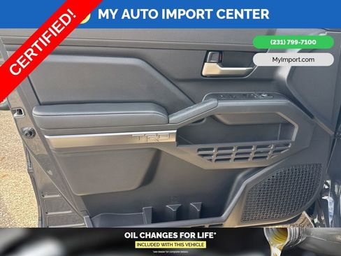 Used 2025 Toyota Tacoma TRD Sport image 10
