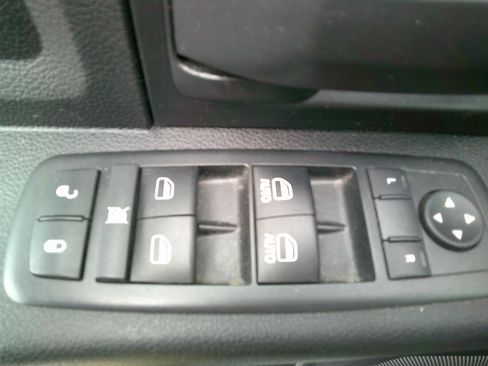 Used 2013 RAM 2500 Tradesman w/ Chrome Appearance Group image 12