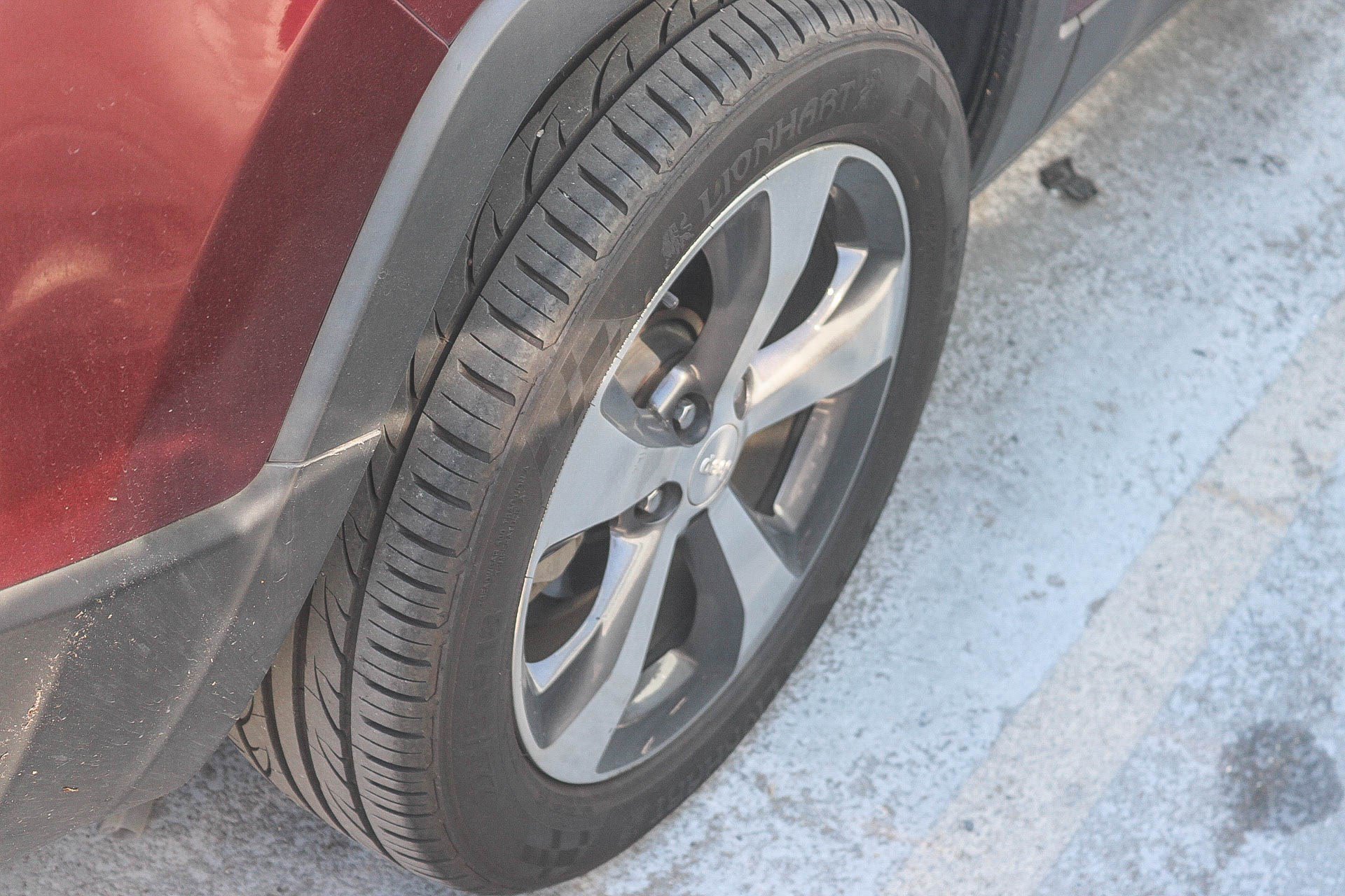 Used 2019 Jeep Cherokee Limited FWD image 17
