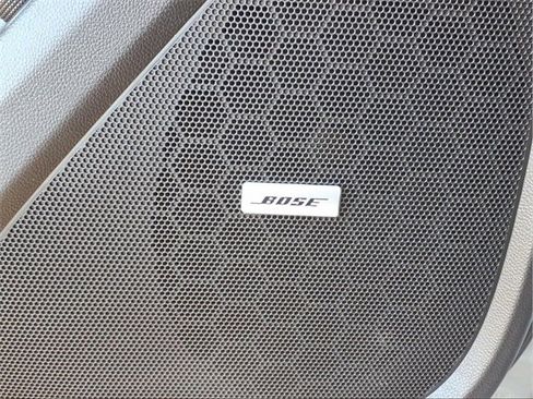 Used 2023 Chevrolet Traverse High Country image 21