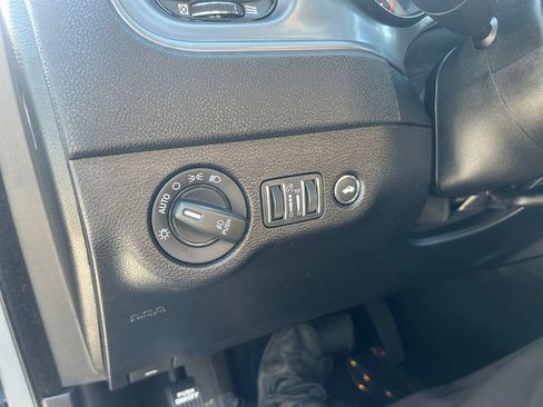 Used 2023 Dodge Charger SXT w/ Blacktop Package AWD/4WD image 21