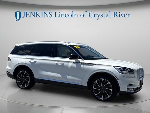 Used 2020 Lincoln Aviator Reserve w/ Equipment Group 202A AWD/4WD image 2