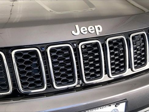 Used 2020 Jeep Grand Cherokee Limited image 30