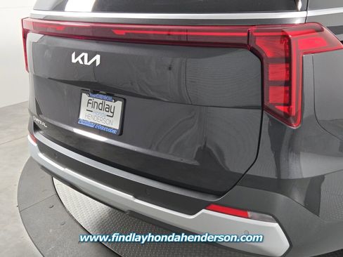 Used 2026 Kia Carnival FWD image 5