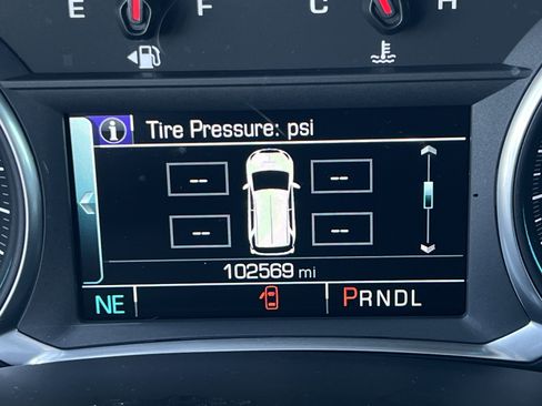 Used 2018 Chevrolet Equinox Premier image 20