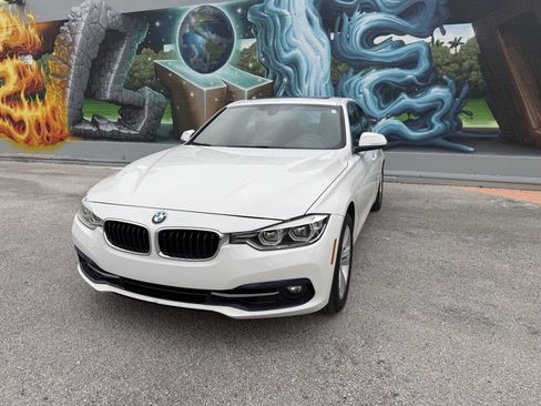 Used 2018 BMW 330i 330i 4dr Sedan w/ Convenience Package image 2