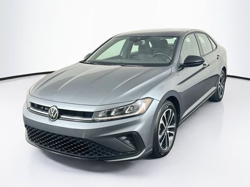 Used 2025 Volkswagen Jetta Sport FWD image 3