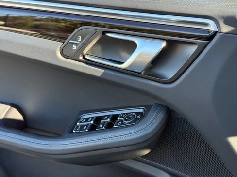 Certified 2023 Porsche Macan Turbo AWD/4WD image 27