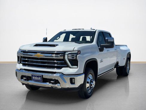 Used 2025 Chevrolet Silverado 3500 LTZ w/ LTZ Texas Edition image 3