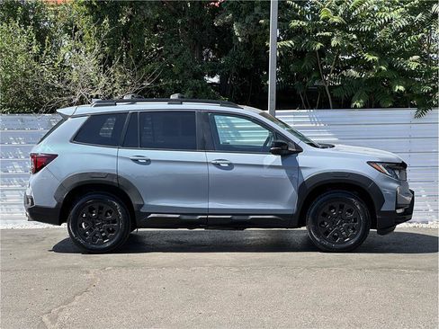 Used 2022 Honda Passport TrailSport image 9