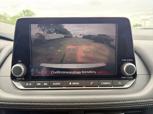 Used 2025 Nissan Rogue SV w/ SV Premium Package FWD image 23