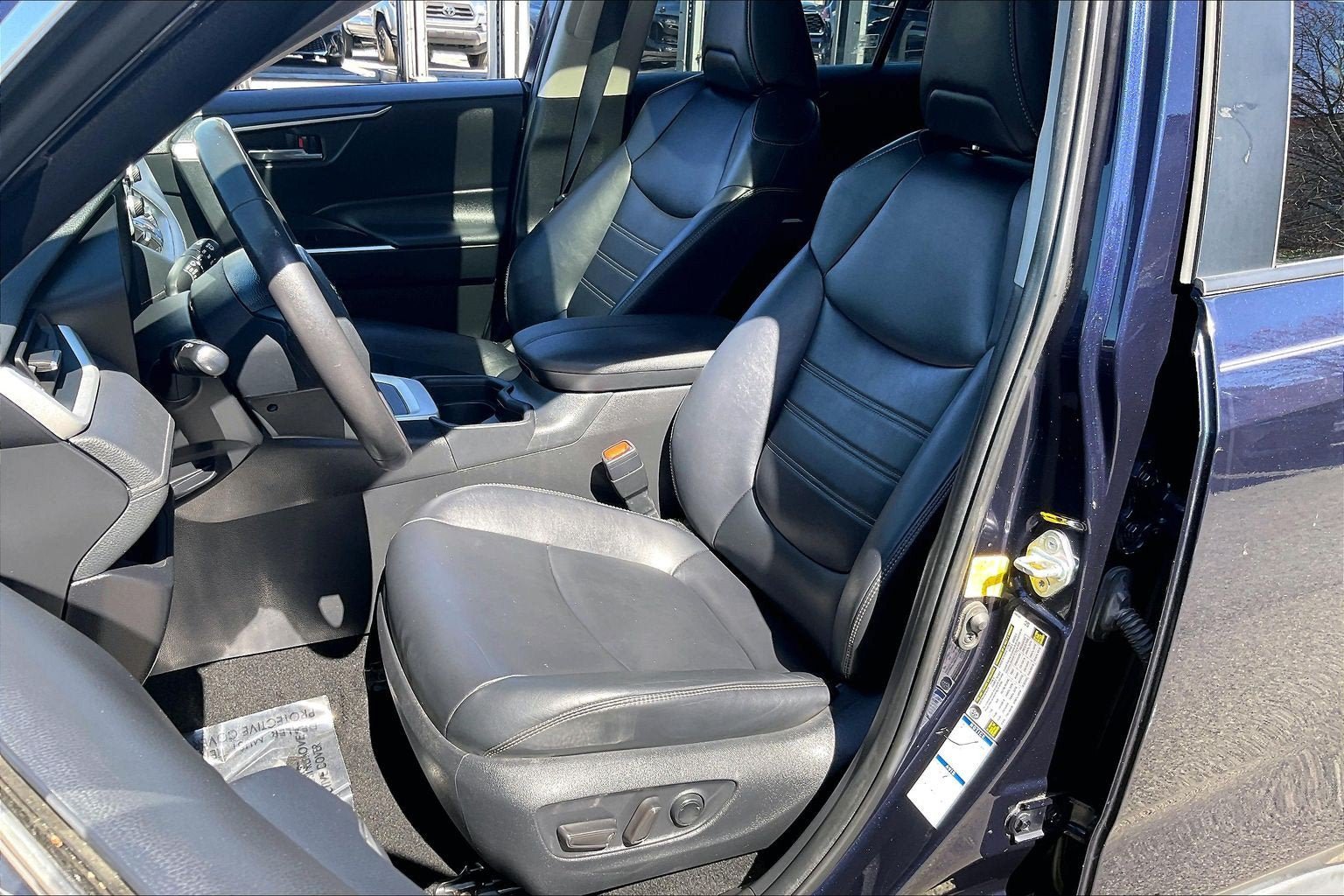 Used 2020 Toyota RAV4 XLE Premium AWD/4WD image 24