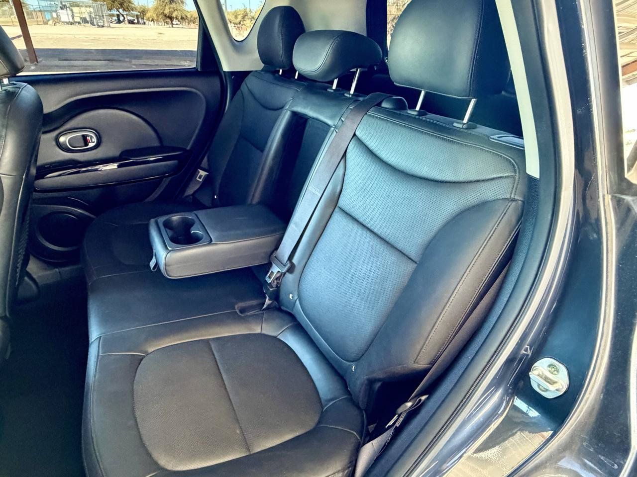 Used 2016 Kia Soul ! FWD image 10