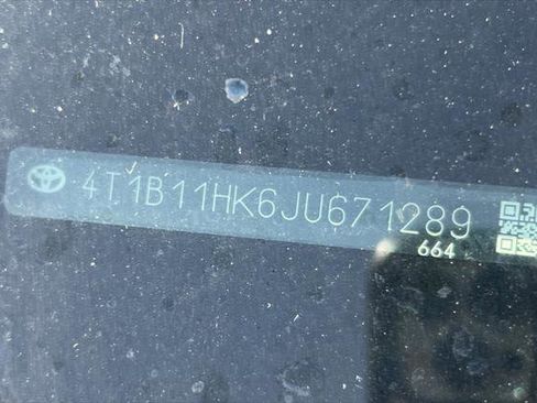 Certified 2018 Toyota Camry SE w/ Moonroof Package image 22