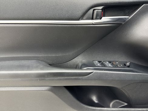 Used 2019 Toyota Camry SE FWD image 26