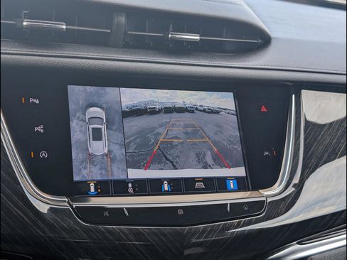 Used 2021 Cadillac XT6 Premium Luxury image 7