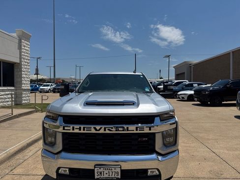 Used 2022 Chevrolet Silverado 2500 LT w/ Convenience Package AWD/4WD image 2