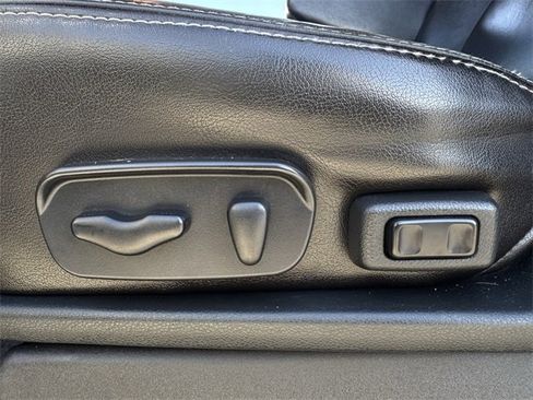 Used 2015 Nissan Titan PRO-4X w/ Pro-4x Luxury Package image 28