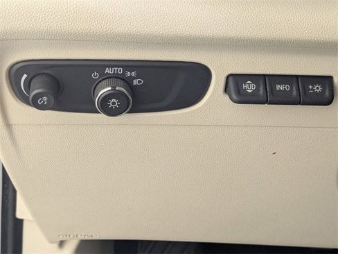 Used 2021 Buick Envision Avenir w/ Technology Package II image 16