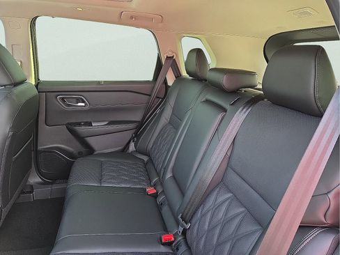 New 2026 Nissan Rogue Platinum w/ Platinum Premium Package AWD/4WD image 9