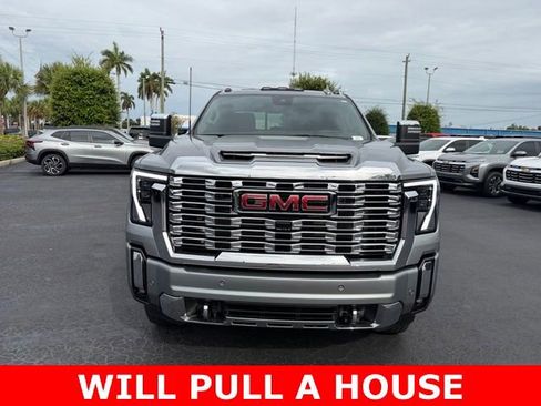 Used 2025 GMC Sierra 3500 Denali w/ Denali Reserve Package AWD/4WD image 2