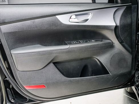 Used 2023 Kia Forte LXS image 18