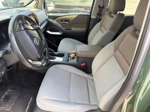 Used 2023 Nissan Frontier SV w/ SV Convenience Package AWD/4WD image 5