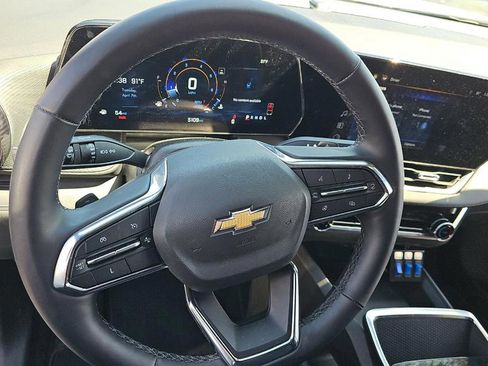 Used 2025 Chevrolet Equinox LT image 10